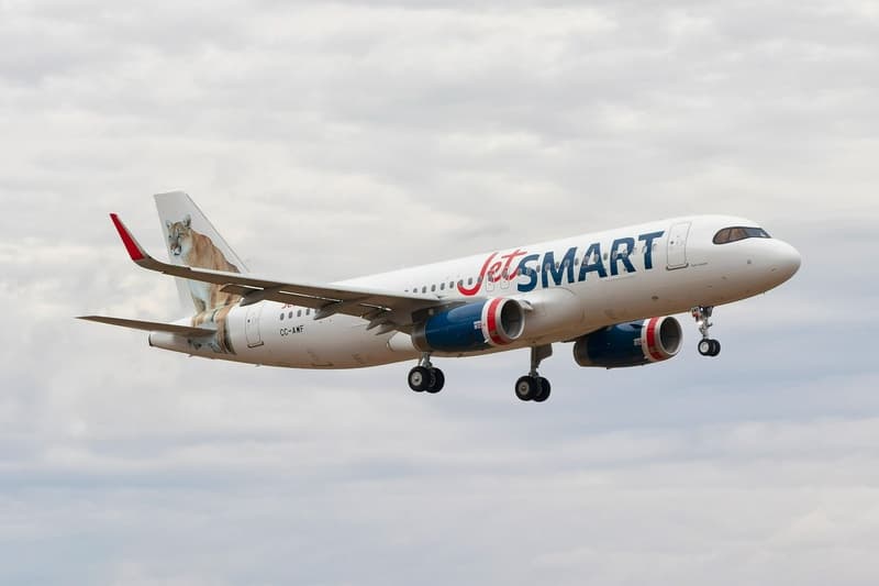 JetSMART é a primeira companhia aérea de ultra baixo custo da América do Sul a oferecer Starlink, o Wi-Fi mais rápido do céu