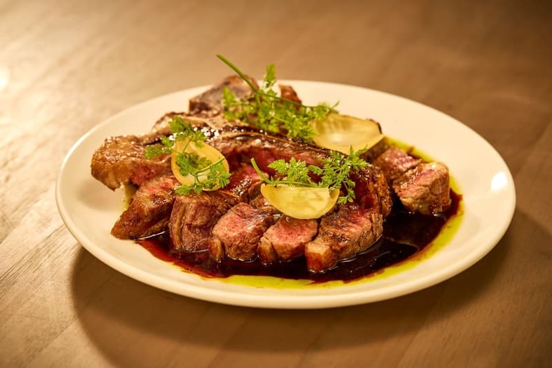 Gastronomia como linguagem de performance: TEMPO by Porsche apresenta cardápio autoral com ênfase em ingredientes brasileiros