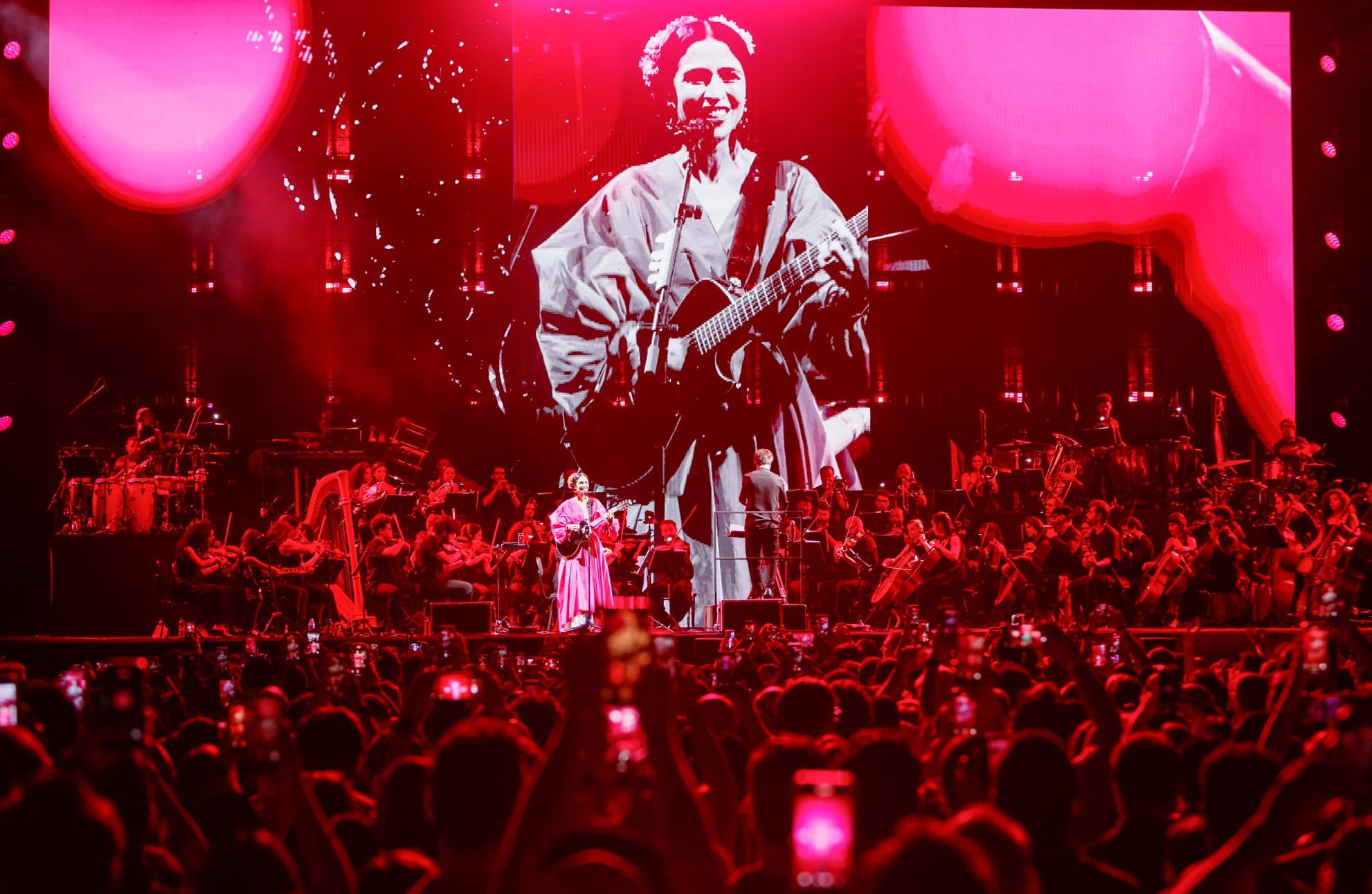 Após ser visto por mais de 180 mil pessoas, Phonica – Marisa Monte & Orquestra Ao Vivo retorna a São Paulo para show de despedida da turnê